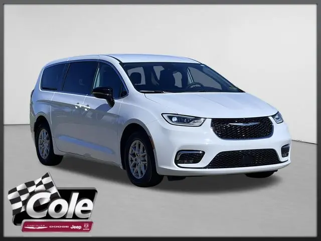 2024 Chrysler Pacifica Touring L photo 1