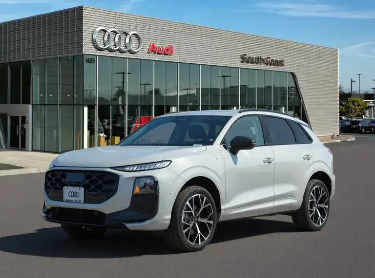 2026 Audi Q3 S line quattro's photo