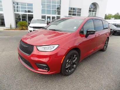 2025 Chrysler Pacifica Limited photo 3