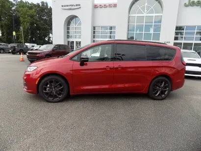 2025 Chrysler Pacifica Limited photo 4