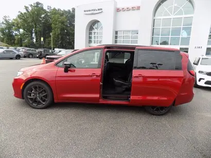 2025 Chrysler Pacifica Limited photo 5