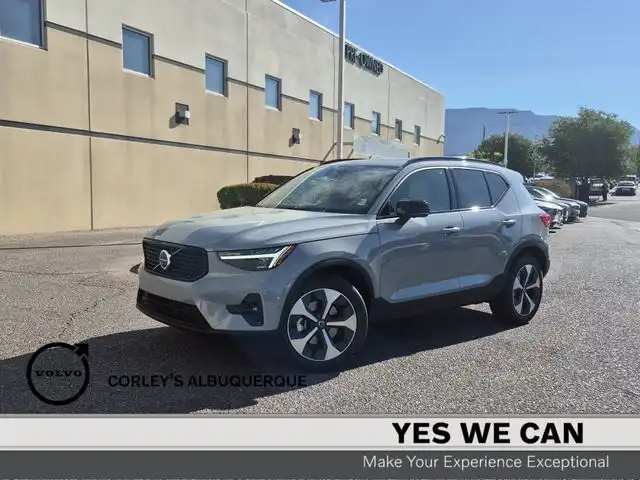 2026 Volvo XC40 B5 Plus Dark AWD's photo
