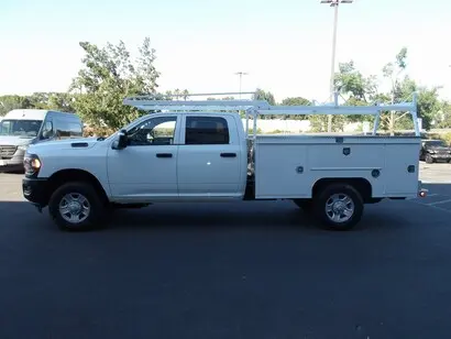 2024 RAM 3500 Tradesman 4X4 Crew Cab photo 5