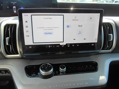 2025 Ford Expedition Active photo 3