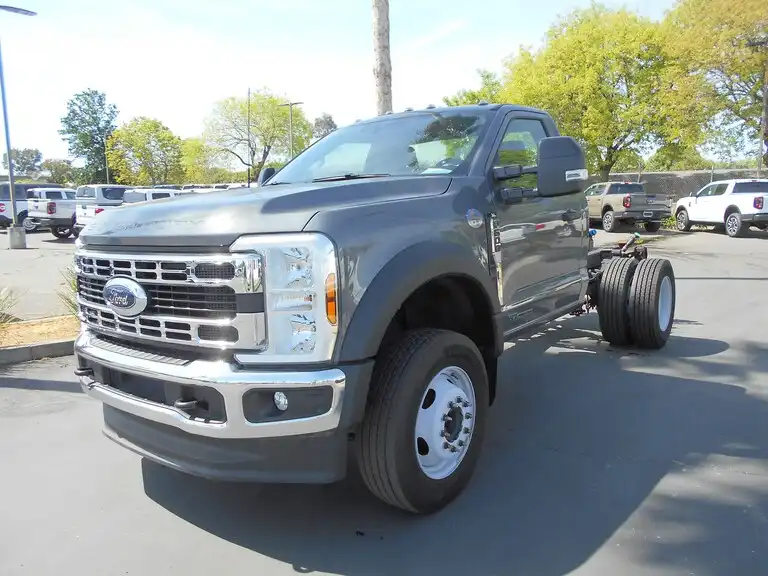 2025 Ford F-600 XL Regular Cab 145-In DRW's photo