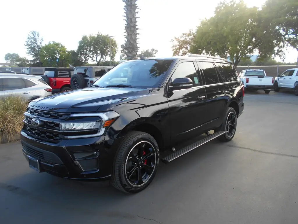 2024 Ford Expedition Limited photo 1