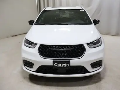 2026 Chrysler Pacifica Select photo 2