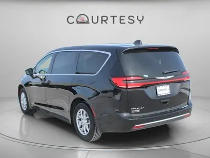 2025 Chrysler Pacifica Select photo 4