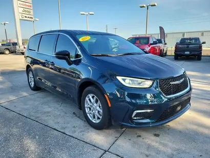 2025 Chrysler Pacifica Select photo 5