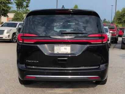 2025 Chrysler Pacifica Select photo 5