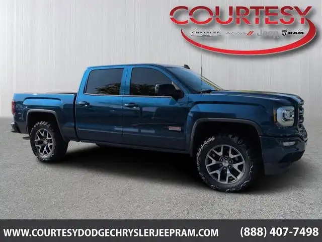 2017 GMC Sierra 4WD Crew Cab Short Box SLT's photo