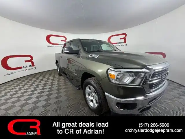 2020 RAM 1500 Big Horn/Lone Star 4x4 Crew Cab 5'7's photo