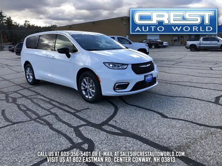 2026 Chrysler Pacifica Select AWD's photo