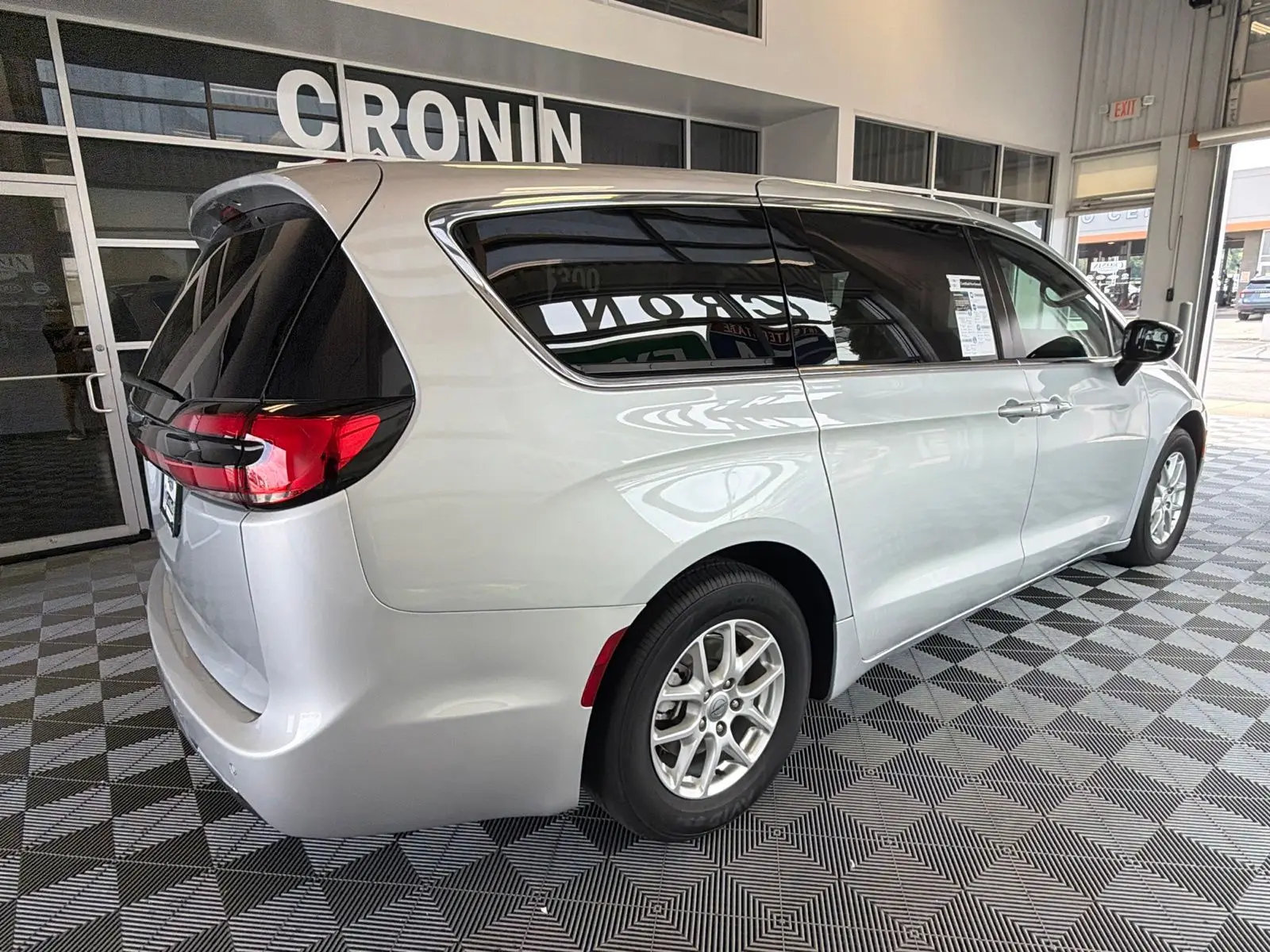 Vehicle Image 2