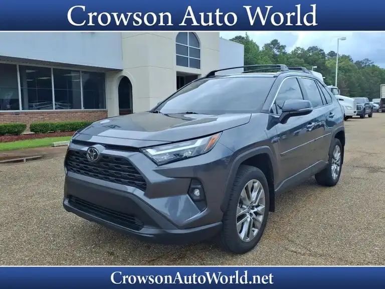 2023 Toyota RAV4 XLE Premium FWD's photo