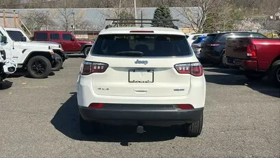 2017 Jeep Compass Latitude 4X4 photo 5