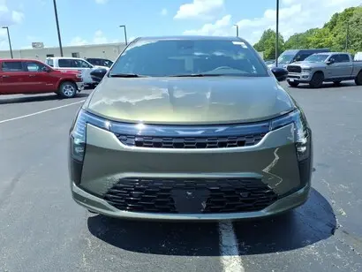 2027 Chrysler Pacifica Select photo 2