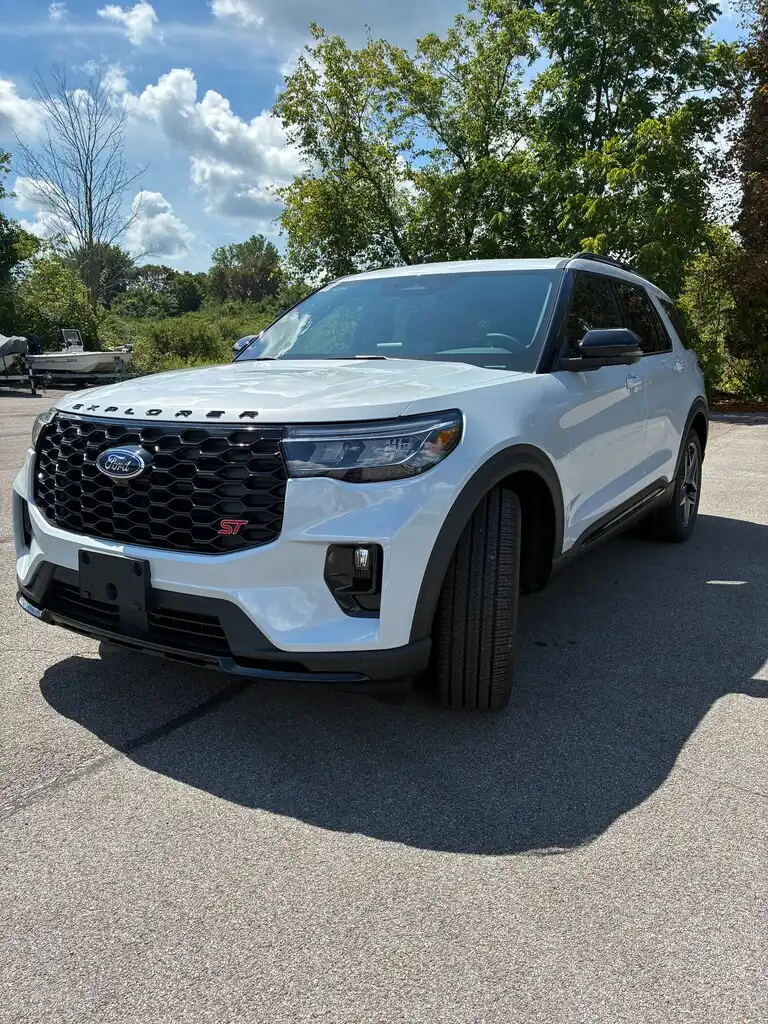 2026 Ford Explorer ST 4WD's photo
