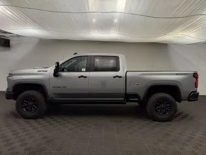 2026 Chevrolet Silverado HD ZR2 4WD Crew Cab Standard Box photo 2