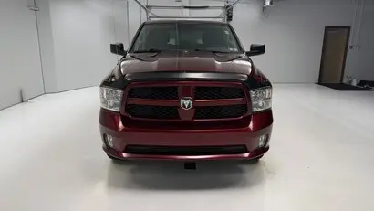 2017 RAM 1500 Express 4x4 Quad Cab 6'4 photo 3