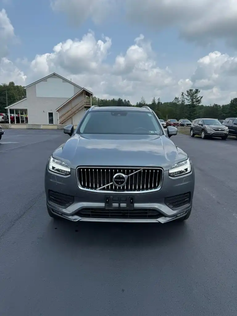 2020 Volvo XC90 T6 Momentum AWD's photo