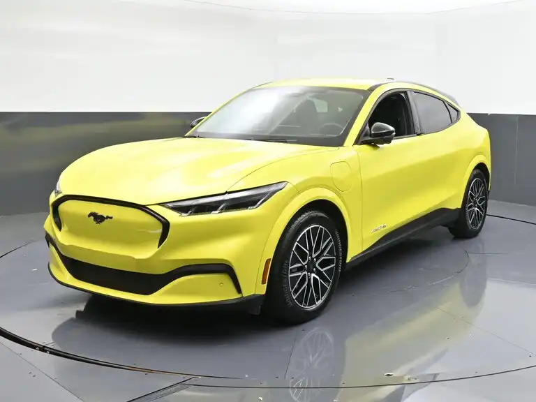 2025 Ford Mustang-Mach-e Premium's photo