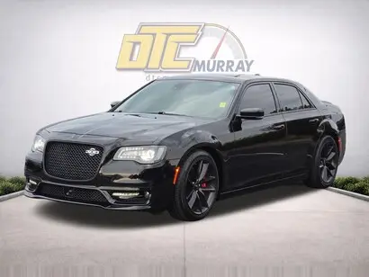 2023 Chrysler 300 C photo 2