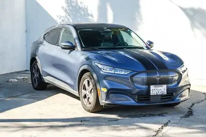 2021 Ford Mustang-Mach-e Select photo 3