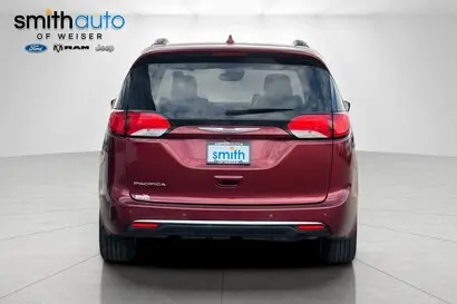2020 Chrysler Pacifica Touring L Plus photo 5