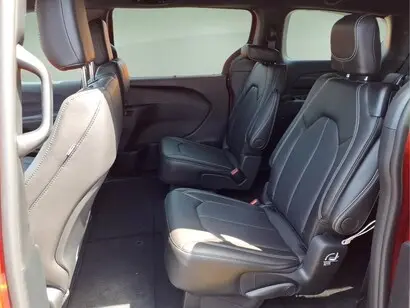 2026 Chrysler Pacifica Select photo 5