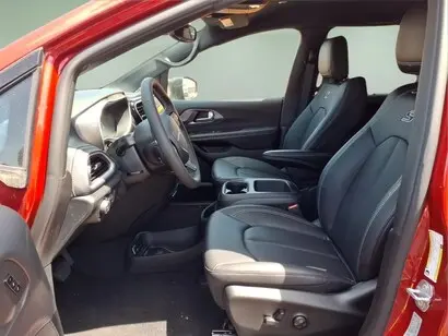 2026 Chrysler Pacifica Select photo 4