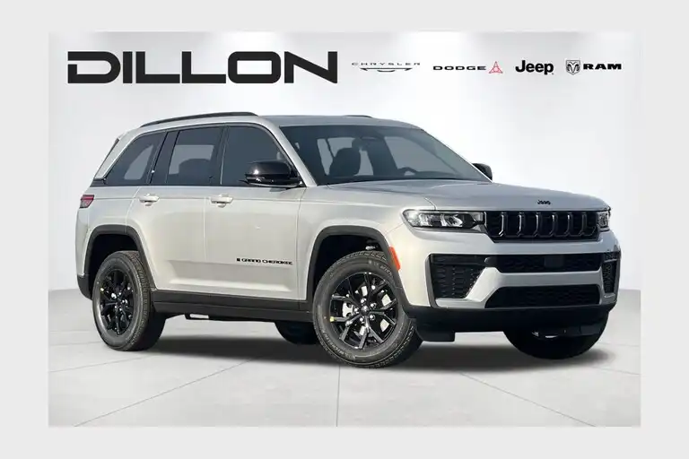 2026 Jeep Grand Cherokee Laredo Altitude 4x4's photo