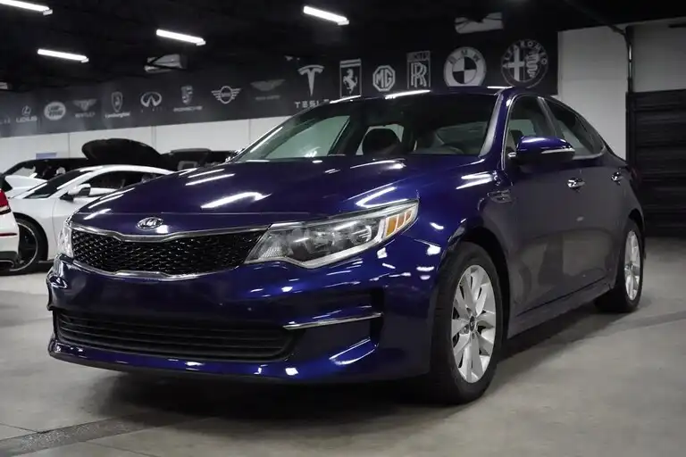 2017 Kia Optima LX Auto's photo