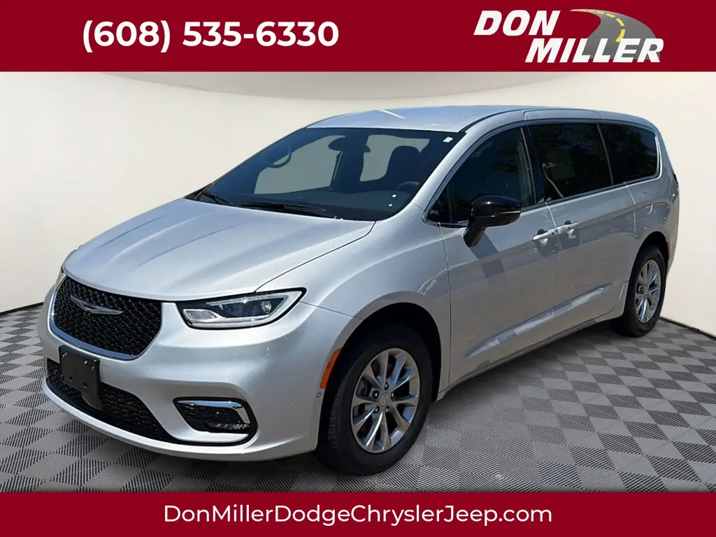 2026 Chrysler Pacifica Select AWD photo 1