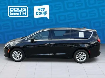 2023 Chrysler Voyager LX photo 3