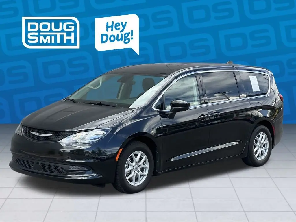 2023 Chrysler Voyager LX photo 1