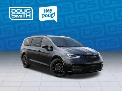 2026 Chrysler Pacifica Select AWD photo 5