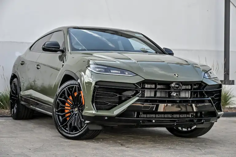 2026 Lamborghini Urus 4.0 PHEV V8 SE's photo