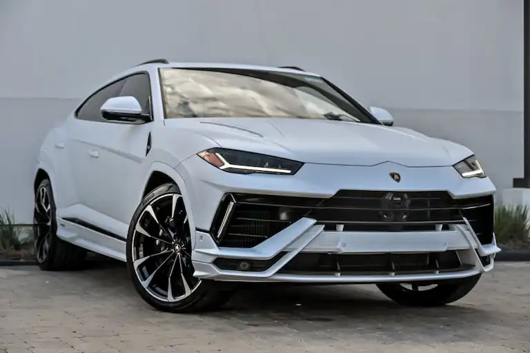 2024 Lamborghini Urus 4.0 V8 S's photo