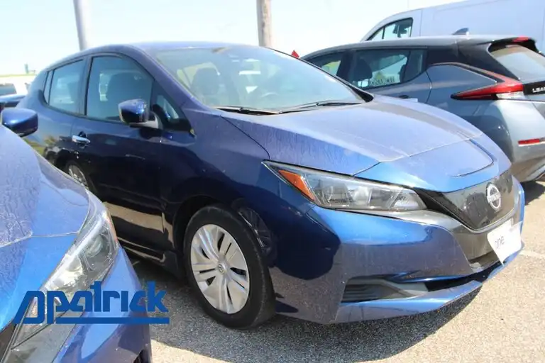 2025 Nissan Leaf S's photo