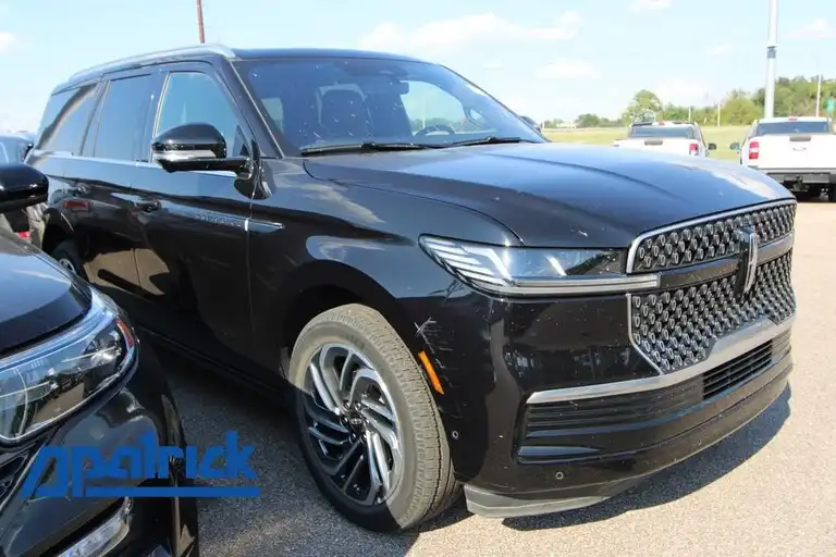 2025 Lincoln Navigator Reserve 4WD's photo