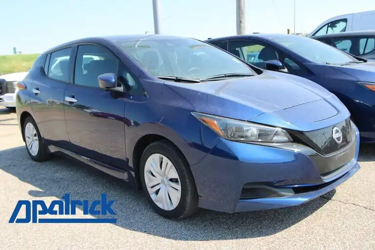 2025 Nissan Leaf S's photo