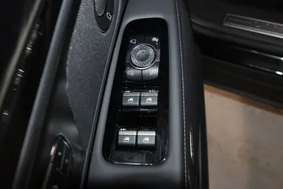 2026 Lincoln Nautilus Reserve AWD photo 5