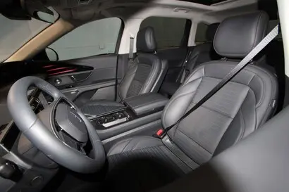 2026 Lincoln Nautilus Reserve AWD photo 3