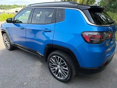 2022 Jeep Compass Limited 4X4 photo 3