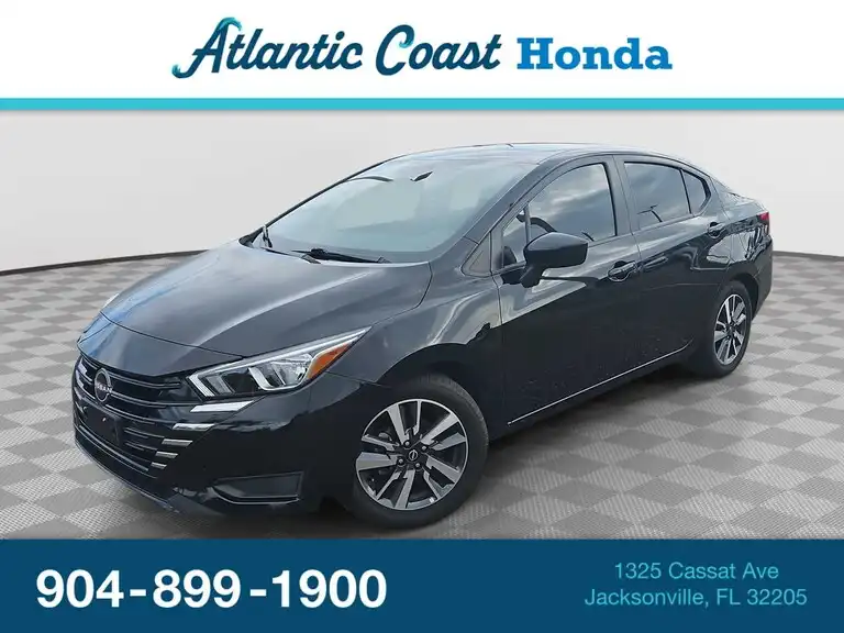 2023 Nissan Versa 1.6 SV CVT's photo