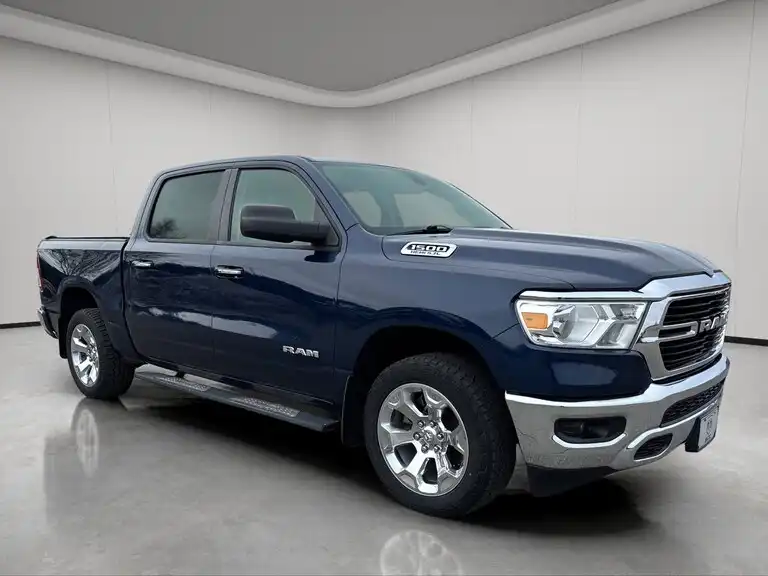 2020 RAM 1500 Big Horn/Lone Star 4x4 Crew Cab 5'7's photo