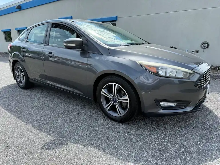 2016 Ford Focus Sedan SE's photo