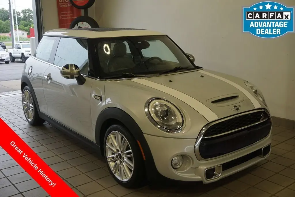 2017 MINI Cooper S photo 1