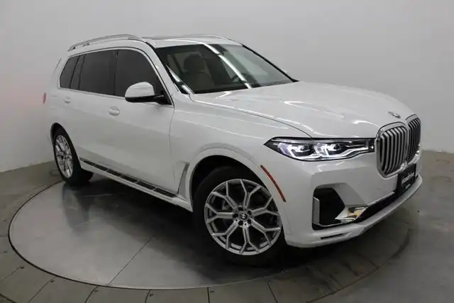 2022 BMW X7 xDrive40i's photo
